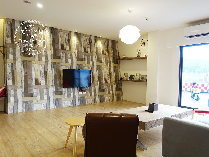 【宿】南投．兜。Dou House-日月潭親子民宿｜房門一開就是賽車場！ @魚兒 x 牽手明太子的「視」界旅行