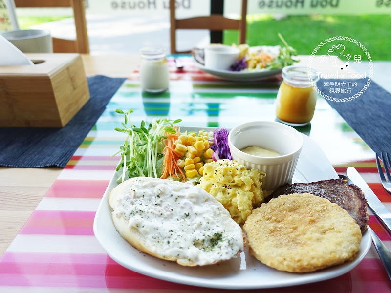 【宿】南投．兜。Dou House-日月潭親子民宿｜房門一開就是賽車場！ @魚兒 x 牽手明太子的「視」界旅行